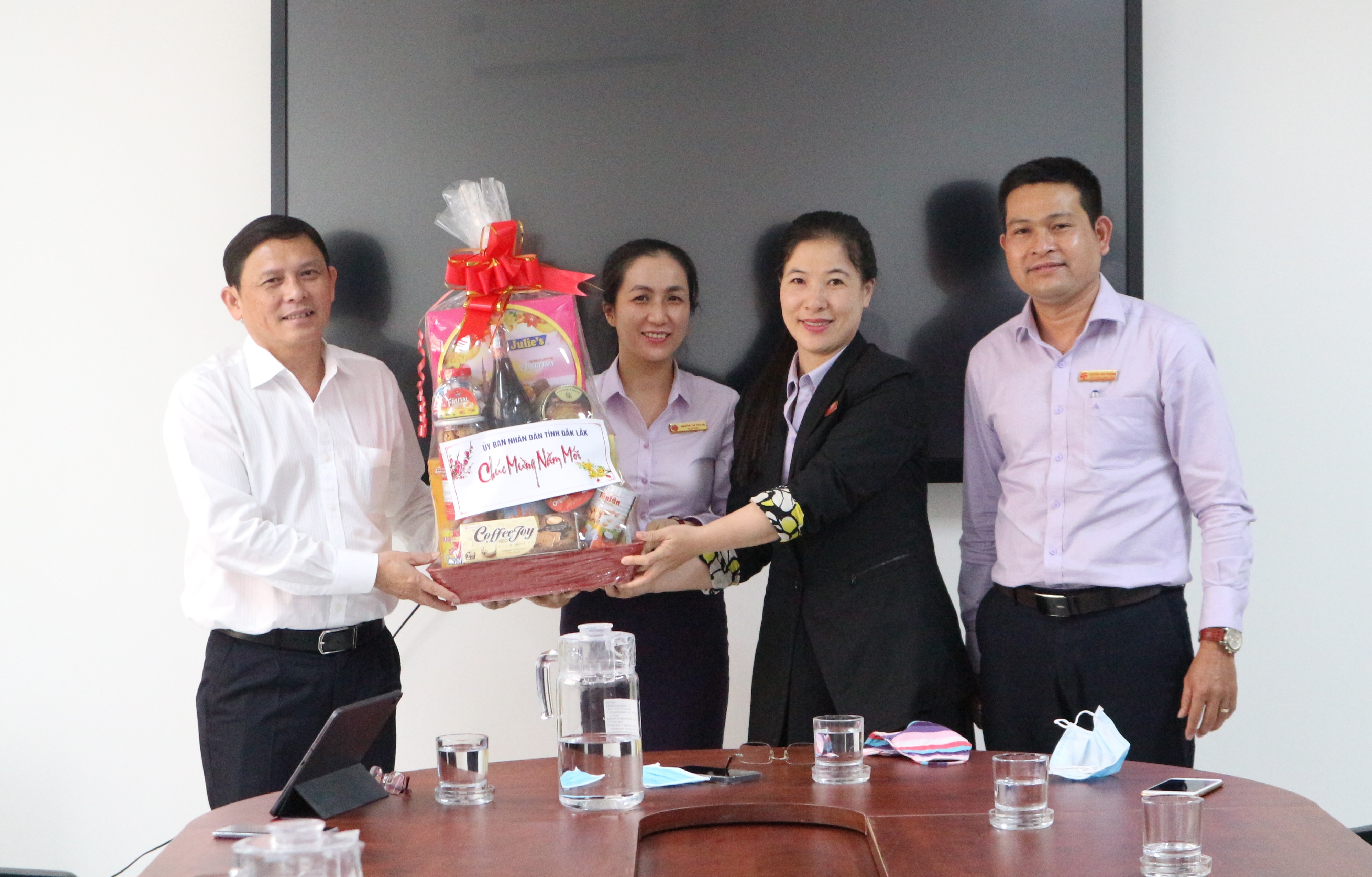 Lãnh đạo UBND tỉnh thăm, làm việc, chúc Tết Trung tâm Phục vụ hành chính công tỉnh